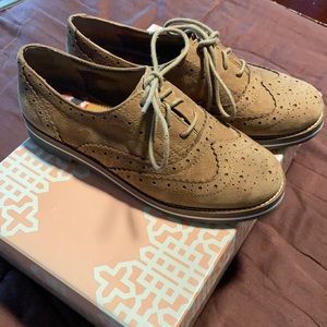 Women’s Leather Wing Tip Shoes.  NEW